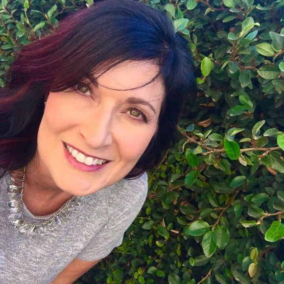 Meet your Posher, Tiffanie - Picture 1 of 1